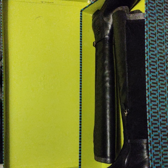 Prelove Tory Burch Wyatt over the Knee Boot in Black Size 9M - Picture 4 of 7